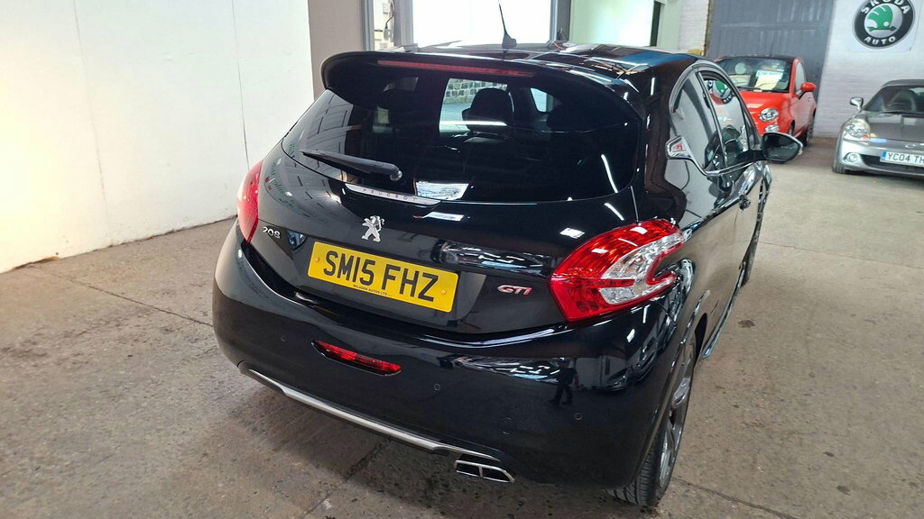 Peugeot 208 1.6 Thp Gti Euro 5 Black #4