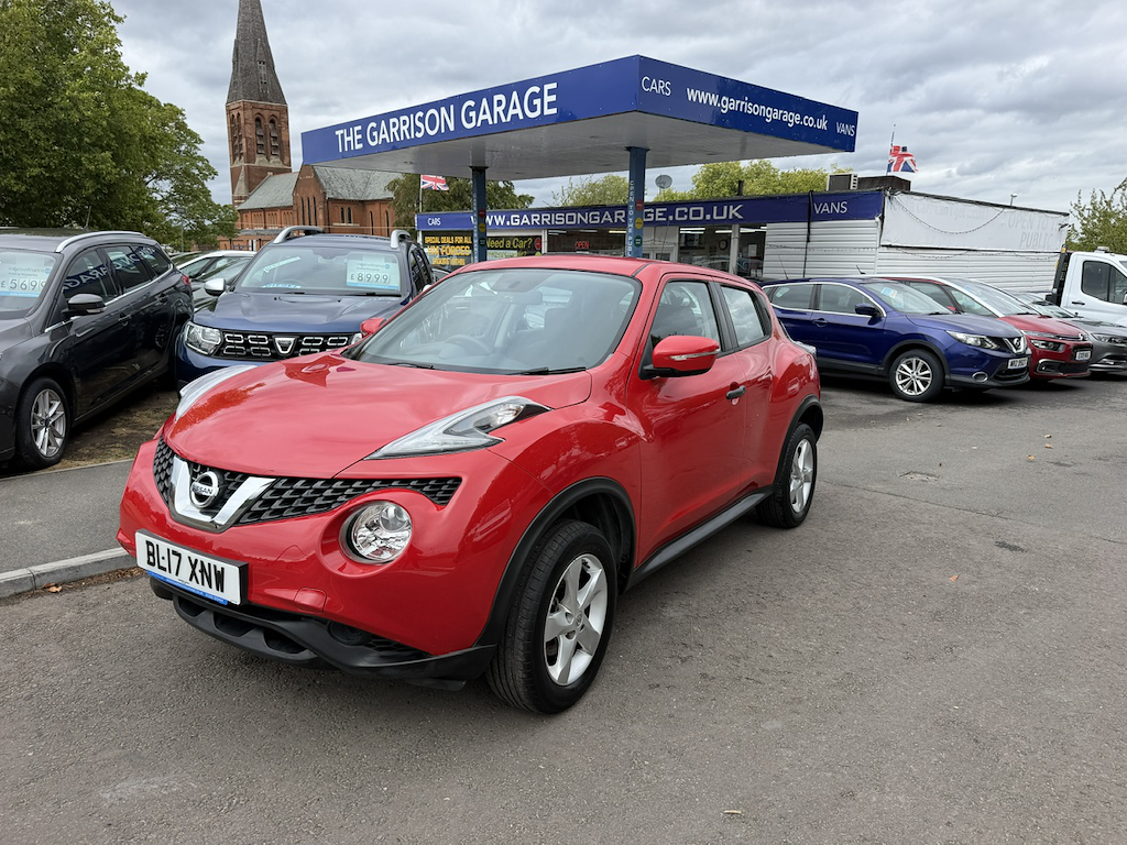 Nissan Juke Visia Red