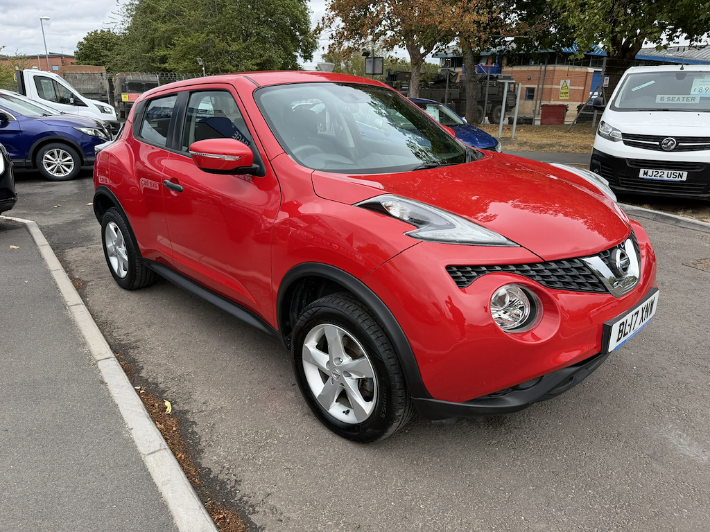 Nissan Juke Visia Red #5
