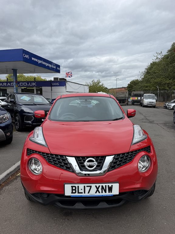 Nissan Juke Visia Red #4