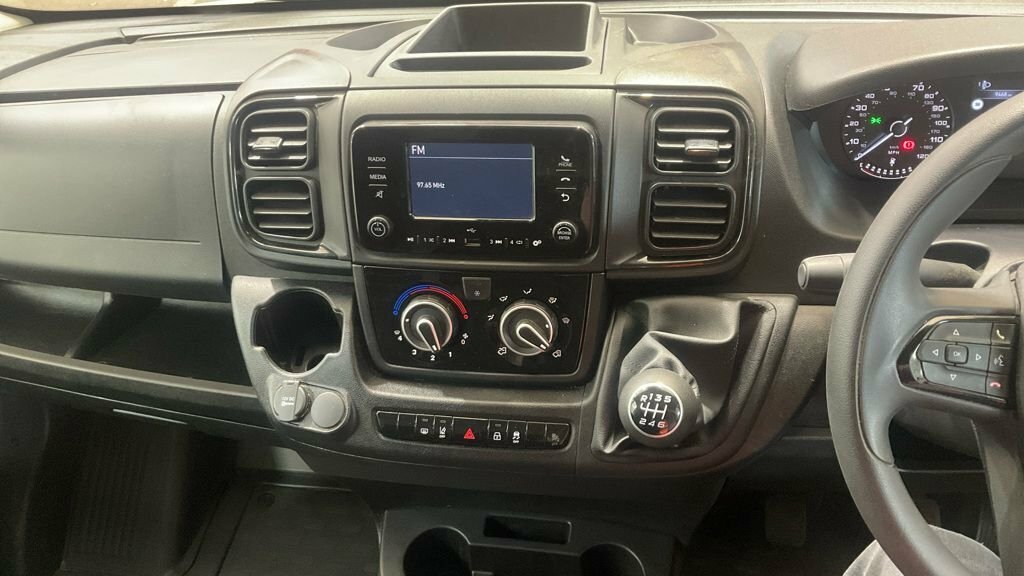Peugeot Boxer Professional White #11