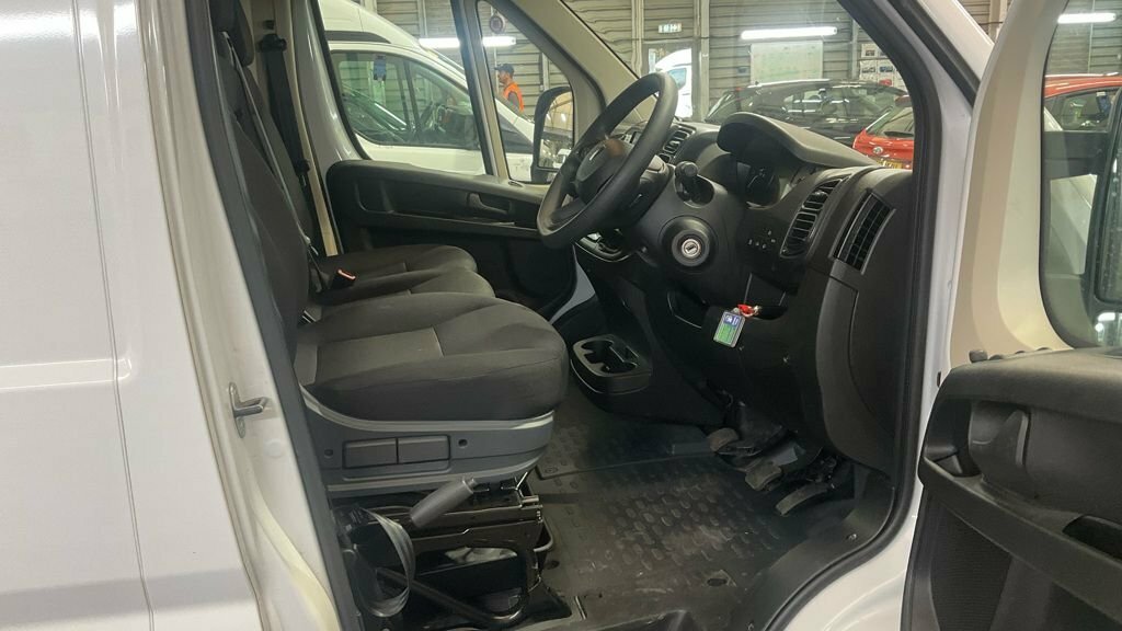 Peugeot Boxer Professional White #9