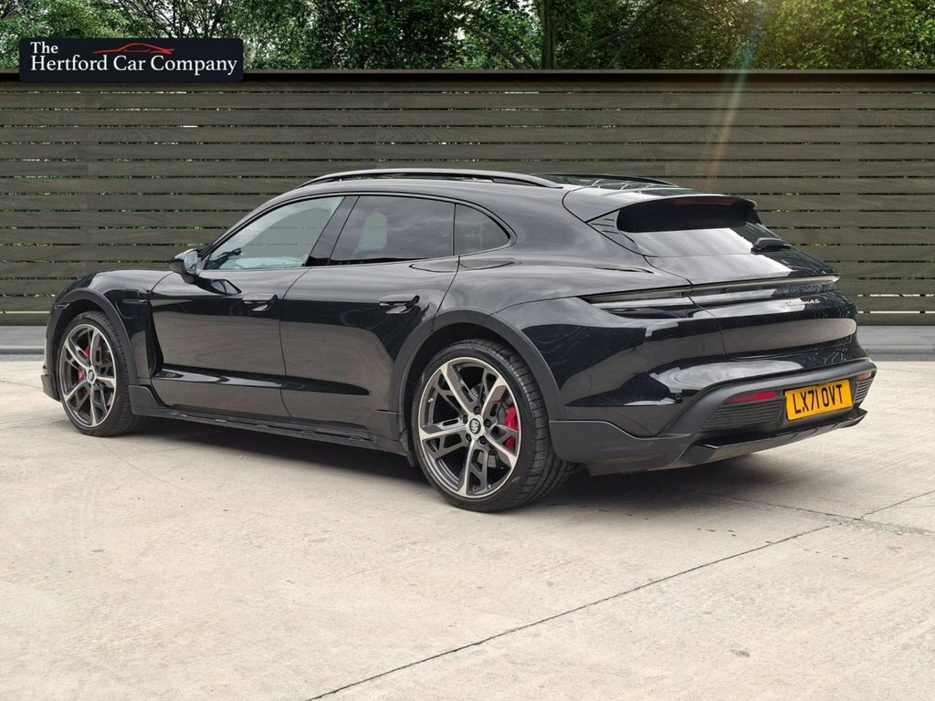 Porsche Taycan Estate Black #5