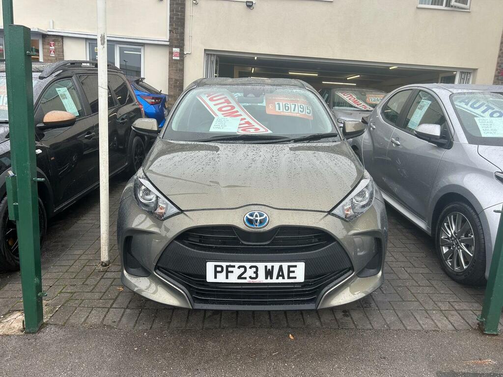 Toyota Yaris Hatchback 1.5 Vvt-h Icon E-cvt Euro 6 Ss 2 Brown