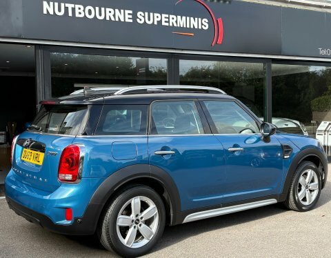 Mini Countryman 2019 69 Cooper Blue #2