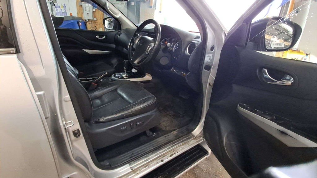 Nissan Navara Tekna Dci 4Wd  #6