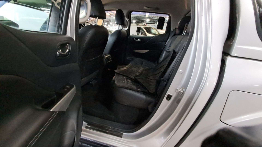 Nissan Navara 120D Se Step Dynamic Silver #10
