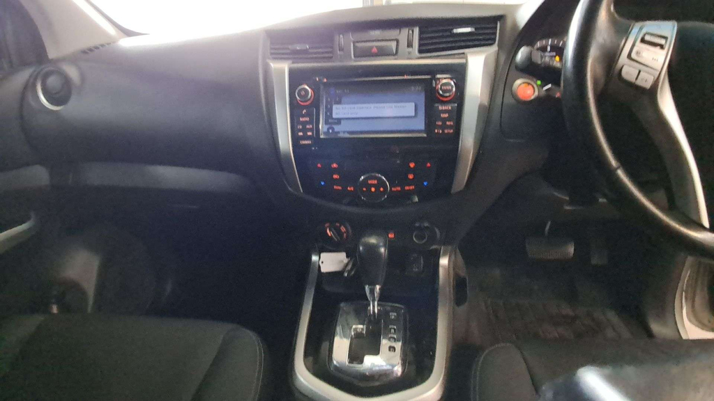 Nissan Navara 120D Se Step Dynamic Silver #8