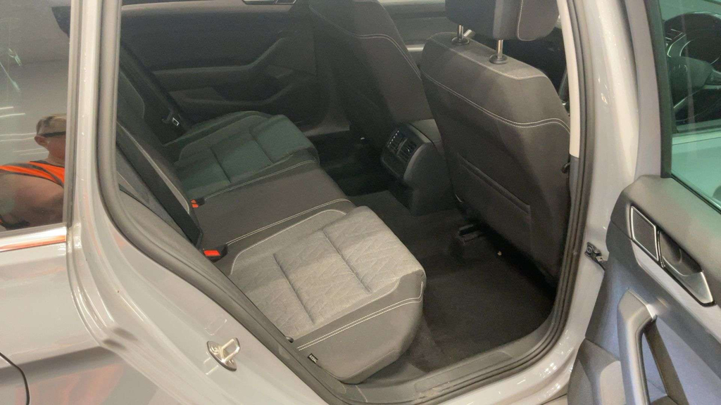 Volkswagen Passat Gte Advance Grey #9