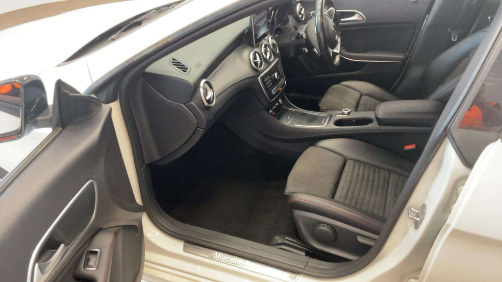 Mercedes-Benz CLA Class Amg Line White #5