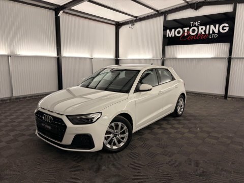Audi A1 1.0 Tfsi 30 AM21BRS #3
