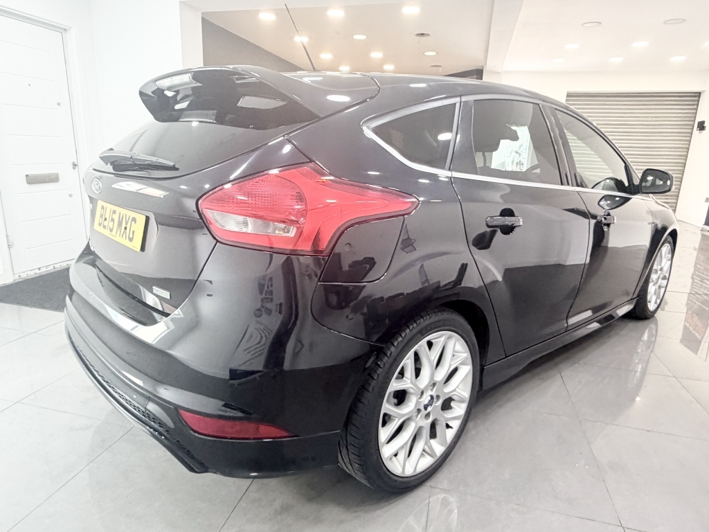 Ford Focus 1.0 Zetec S Black #4
