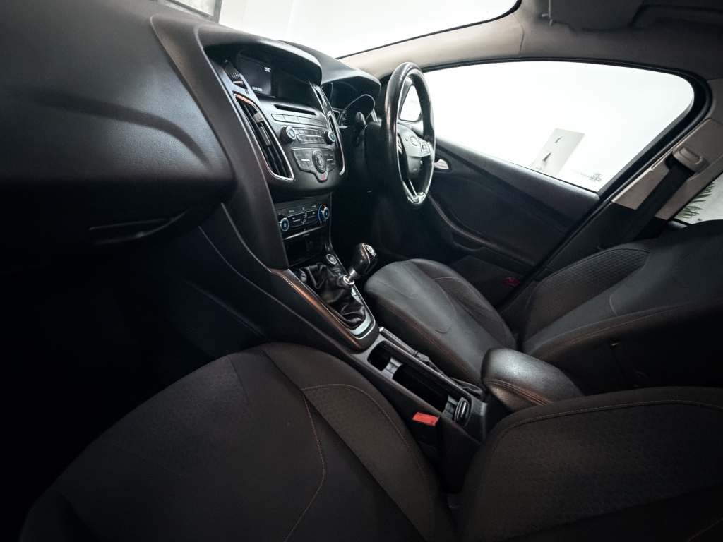 Ford Focus Focus Zetec Tdci Grey #9