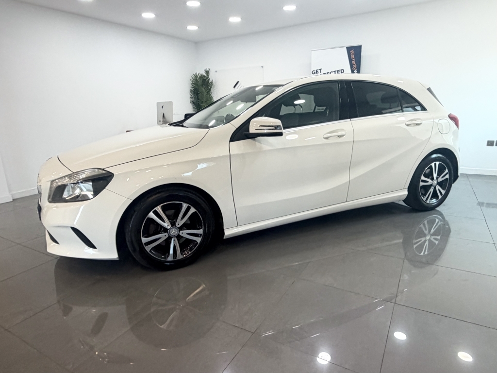 Mercedes-Benz A Class 1.5 A 180 D Se White #2