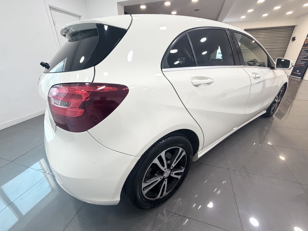 Mercedes-Benz A Class 1.5 A 180 D Se White #4
