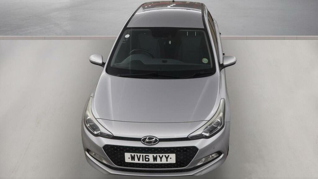 Hyundai I20 Hatchback White #9