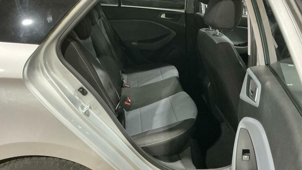 Hyundai I20 Hatchback White #11