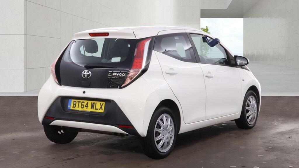 Toyota Aygo 1.0 Vvt-i X-play Euro 5 Euro 5 White #6