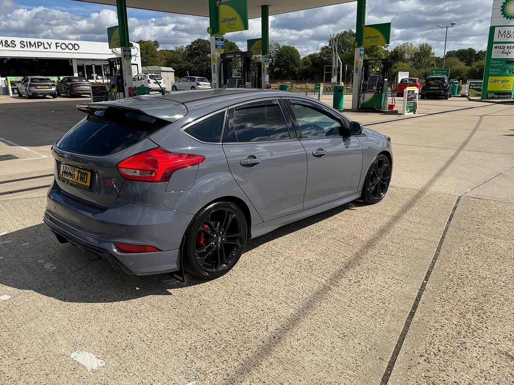 Ford Focus 2.0T Ecoboost St-3 Hatchback Eur Grey #4