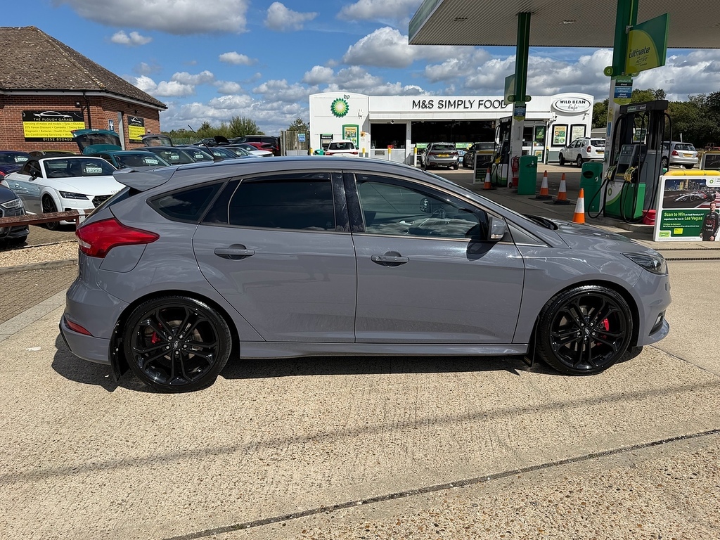 Ford Focus 2.0T Ecoboost St-3 Hatchback Eur Grey #3