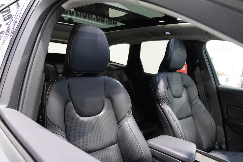 Volvo XC60 R-design Black #39