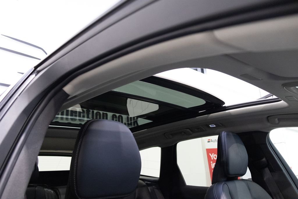 Volvo XC60 R-design Black #40