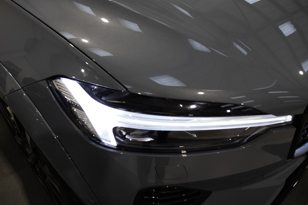 Volvo XC60 R-design Black #46