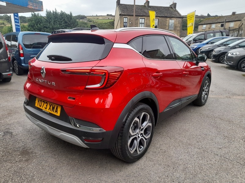 Renault Captur Techno E-tech Full Hybrid Red #4