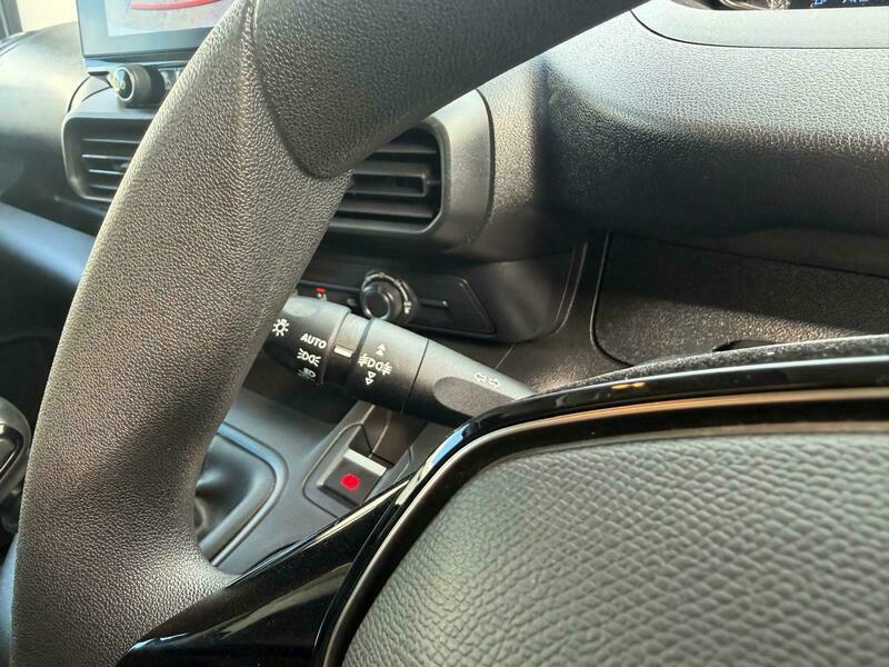 Peugeot Partner 1.5 Bluehdi 950 Professional Long Panel Van 6Dr Di White #28