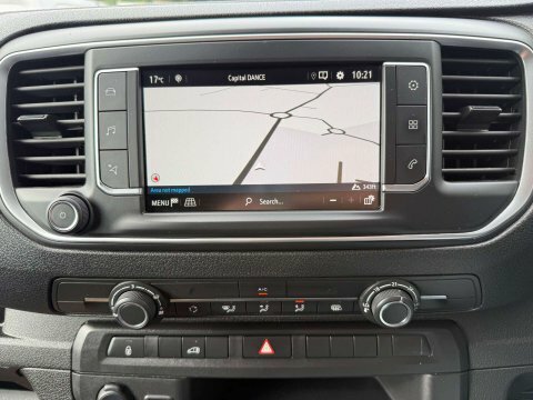 Vauxhall Vivaro 2L Pro 6Dr White #9