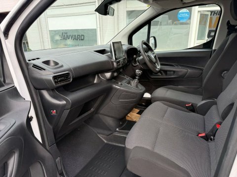Vauxhall Combo L1h1 2300 Prime White #11
