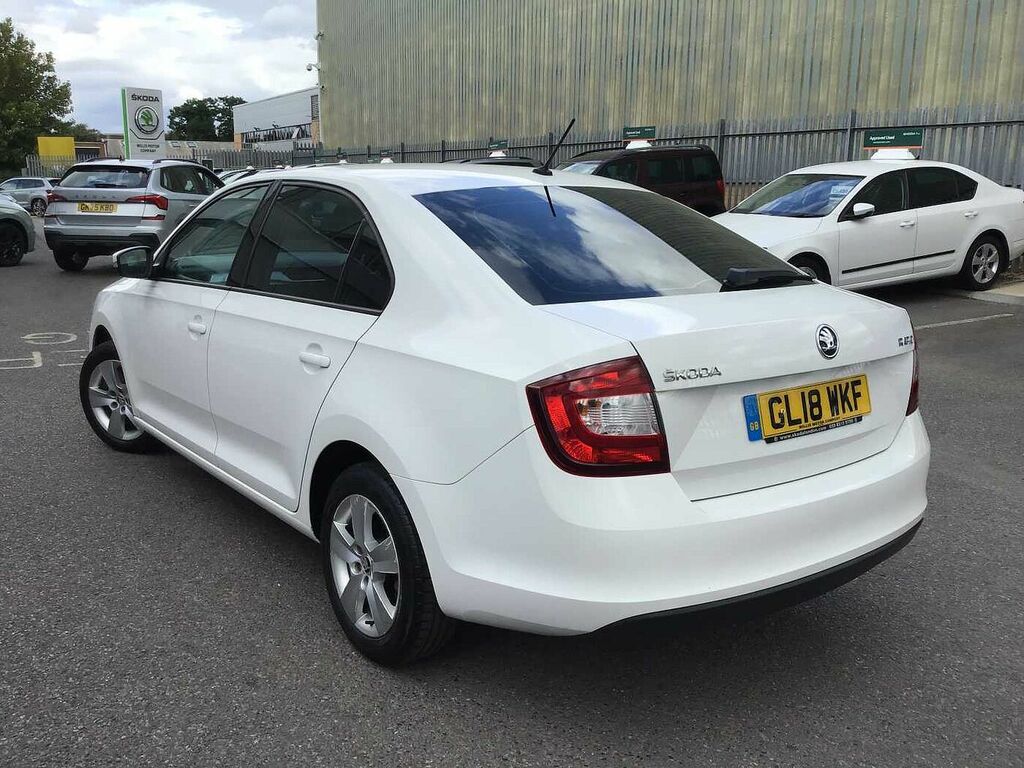 Skoda Rapid 1.0 Tsi 110 Se White #3