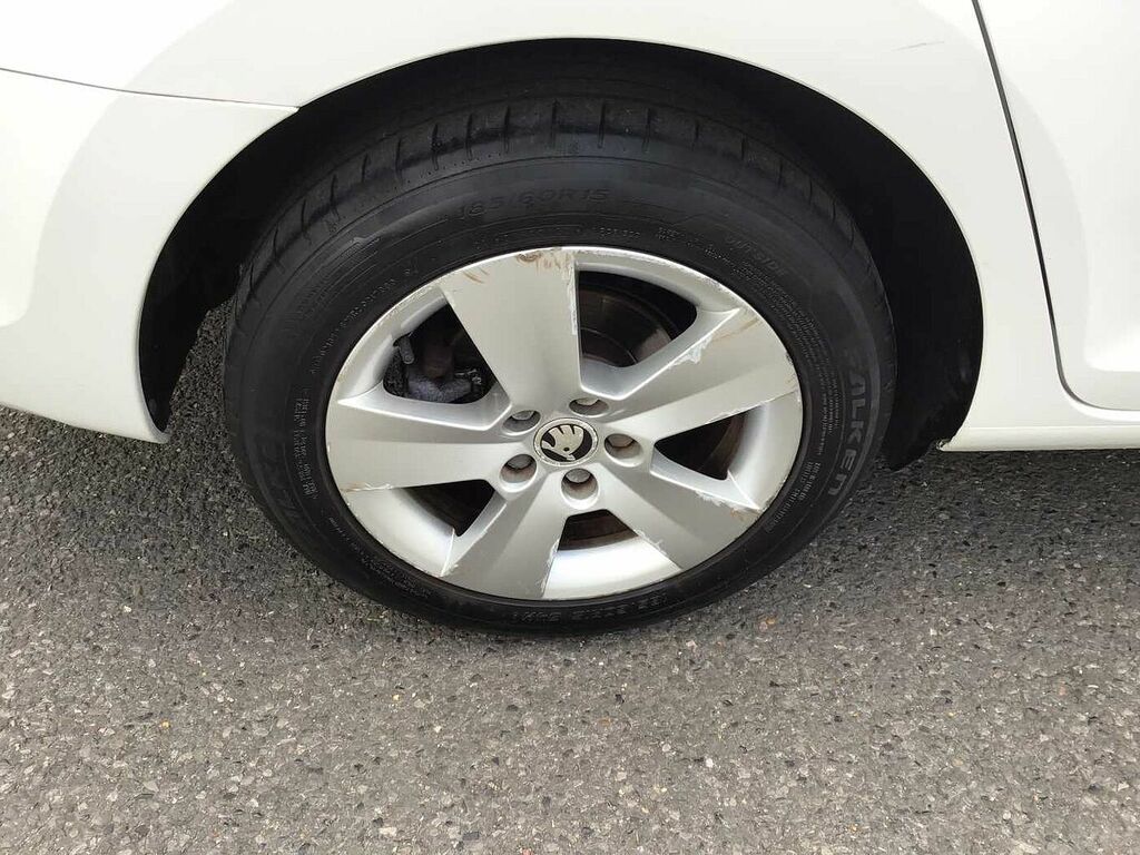 Skoda Rapid 1.0 Tsi 110 Se White #5