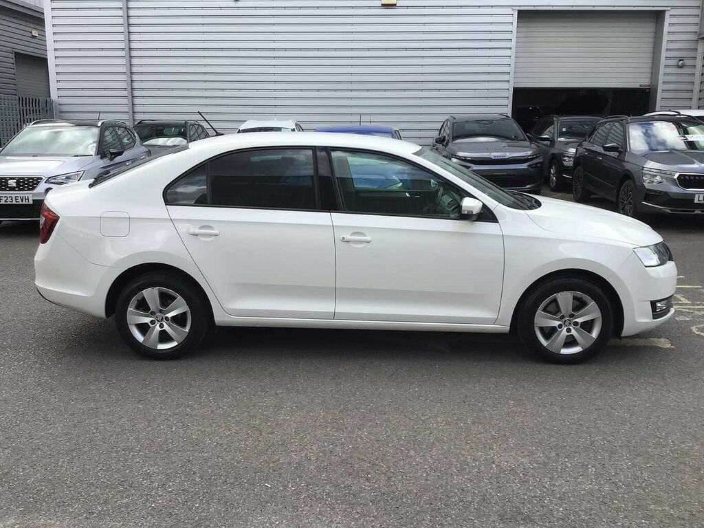 Skoda Rapid 1.0 Tsi 110 Se White #4
