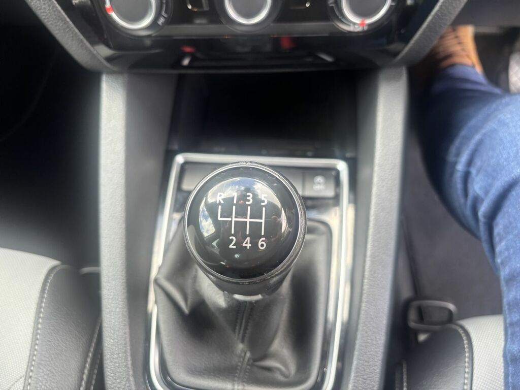 Volkswagen Jetta 2L S Grey #16