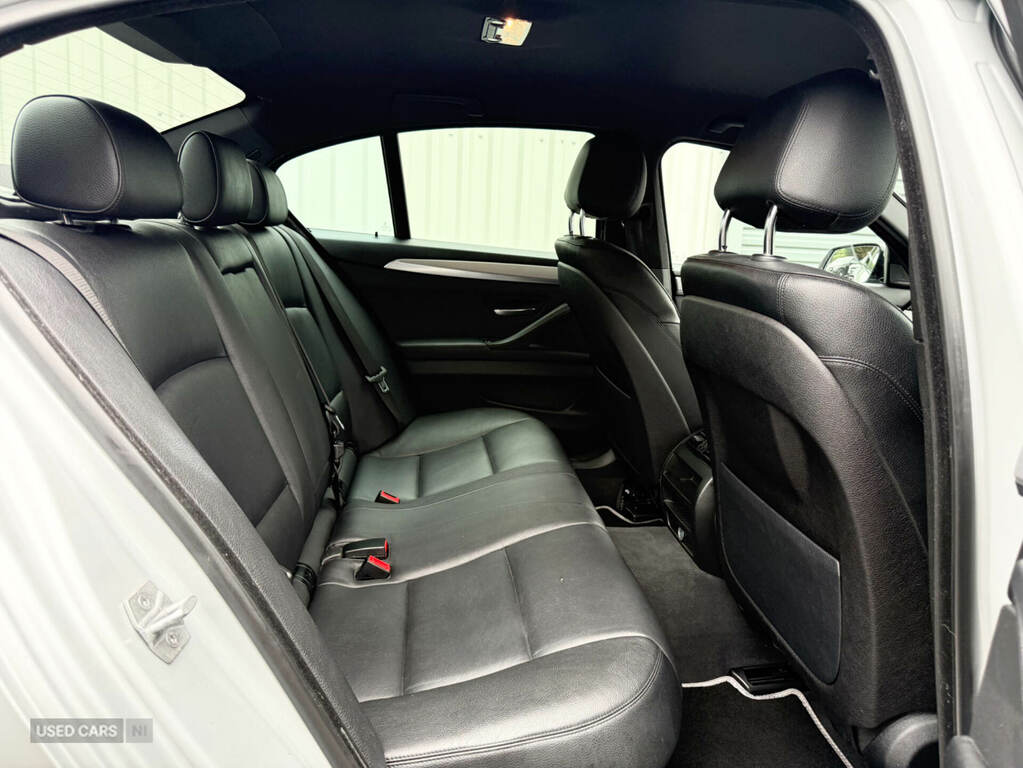 BMW 5 Series Black #9