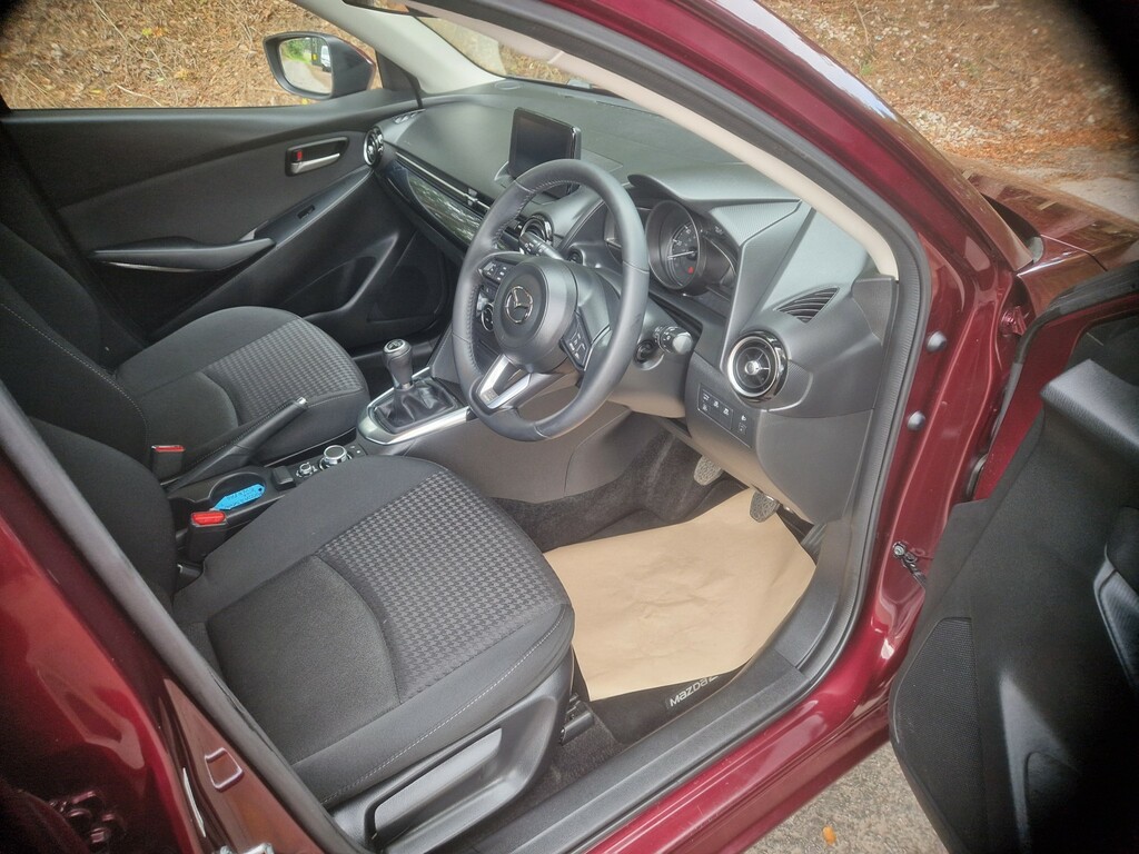Mazda 2 1.5 Skyactiv-g Se-l Nav Red #5