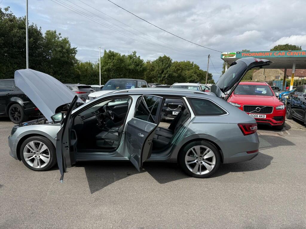 Skoda Superb White #33