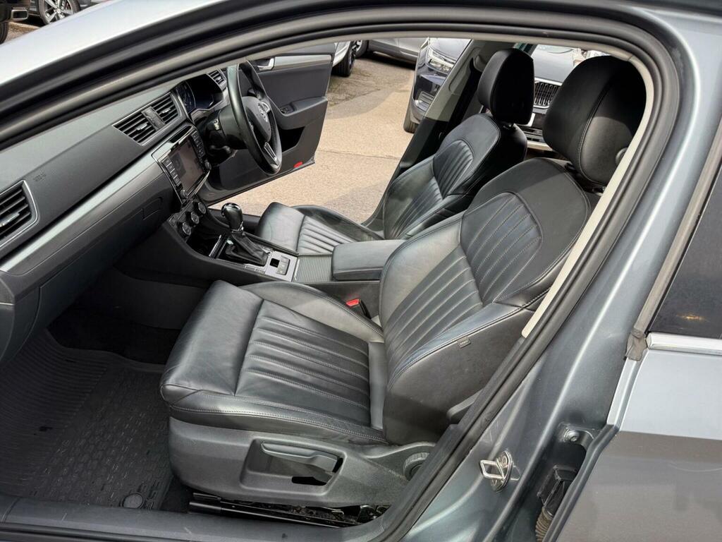 Skoda Superb White #19