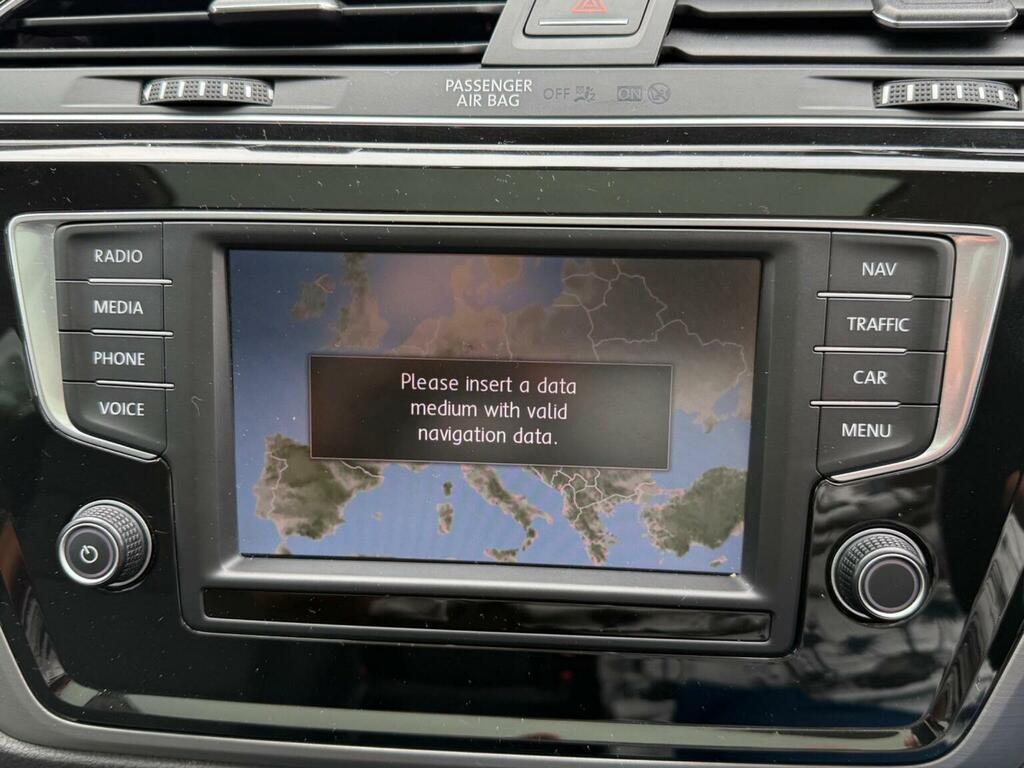 Volkswagen Touran Se Silver #10