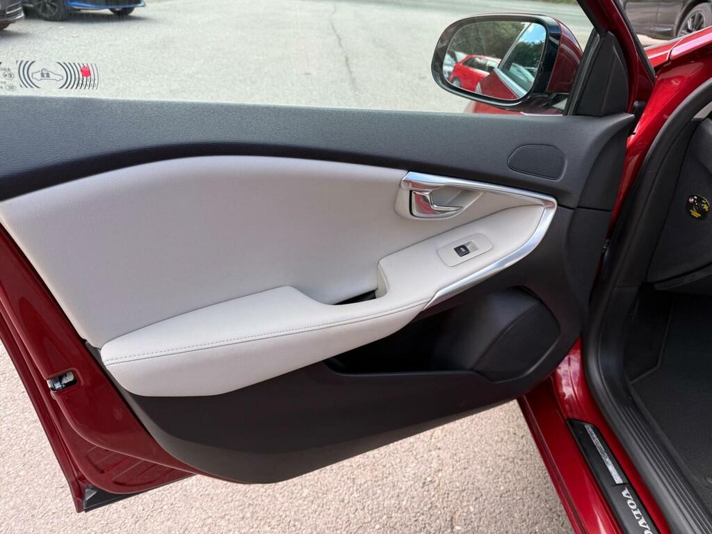 Volvo V40 1.6 D2 R-design Lux Hatchback Eu White #23