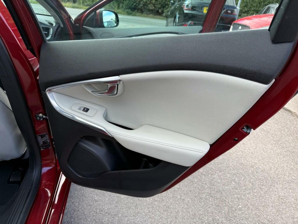 Volvo V40 1.6 D2 R-design Lux Hatchback Eu White #26