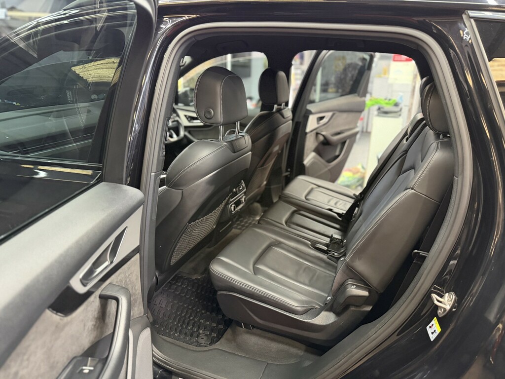 Audi SQ7 Suv Black #20