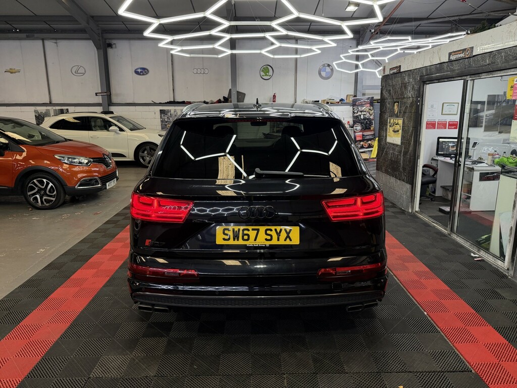 Audi SQ7 Suv Black #12