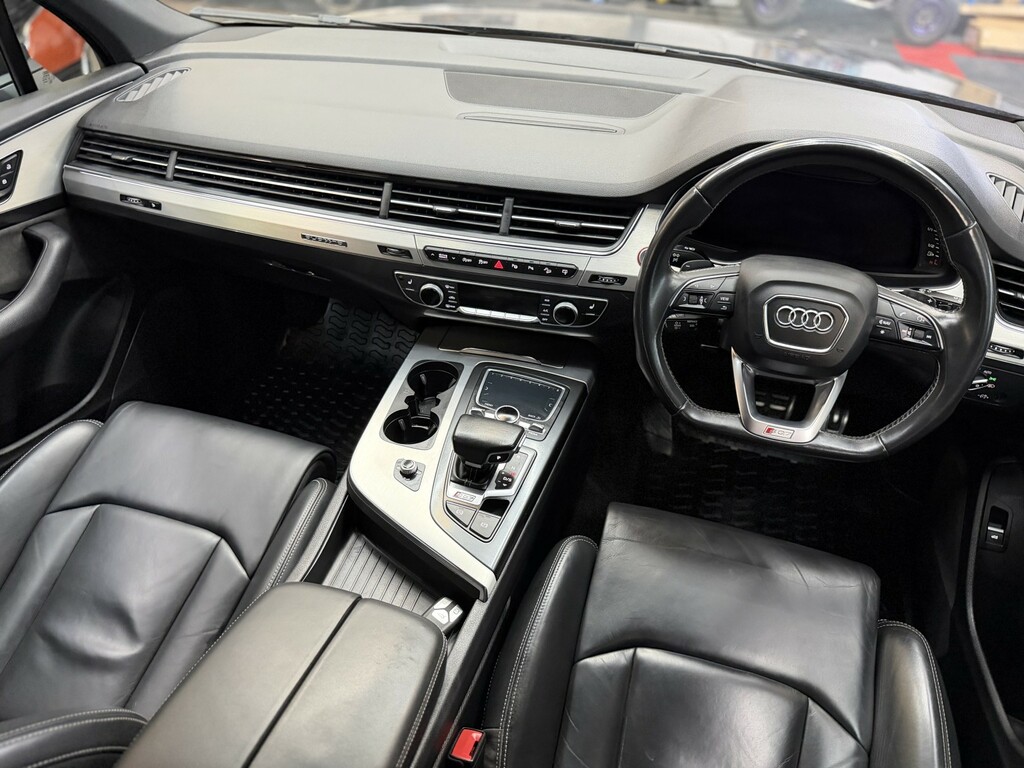Audi SQ7 Suv Black #23