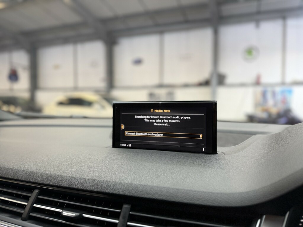 Audi SQ7 Suv Black #35