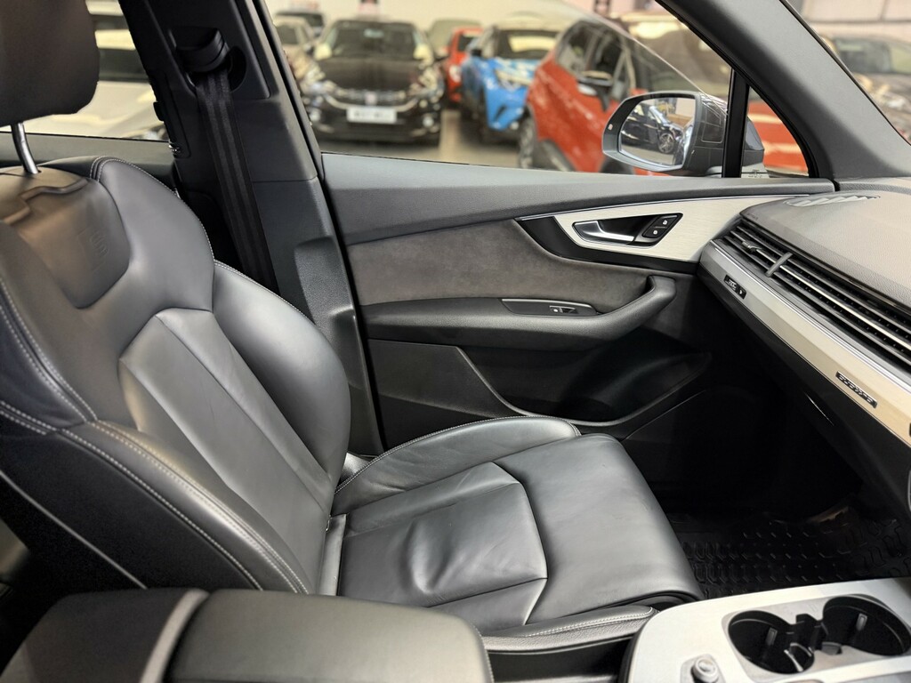 Audi SQ7 Suv Black #43