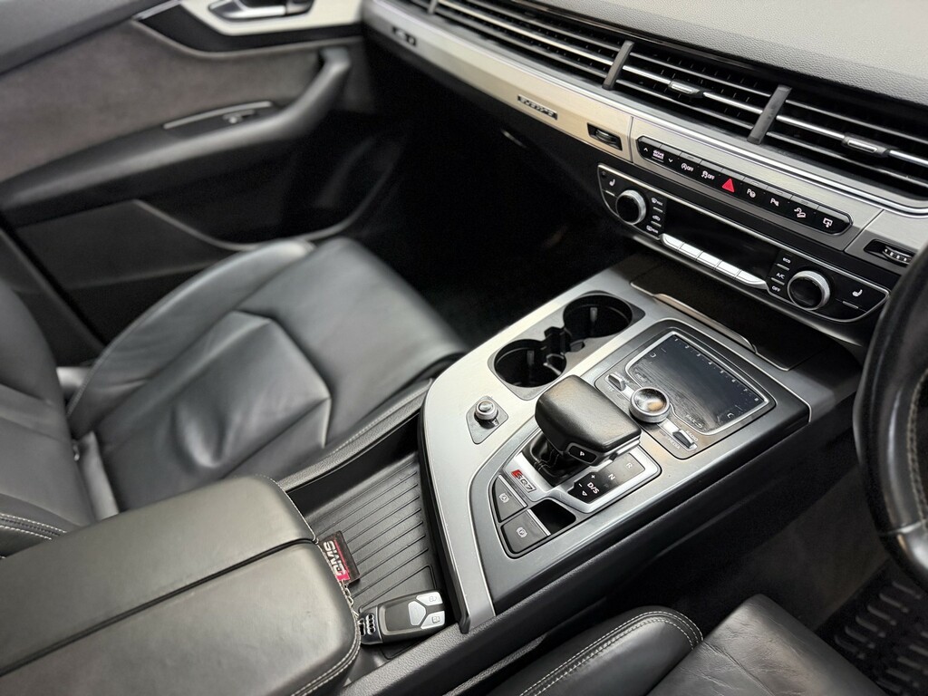 Audi SQ7 Suv Black #30