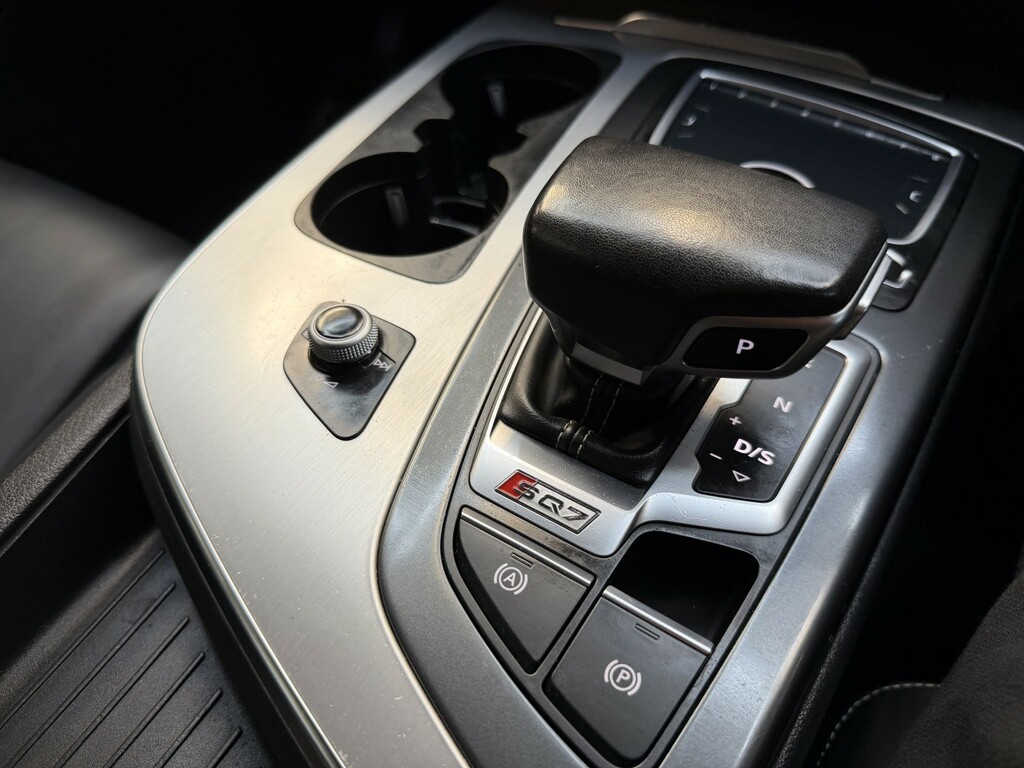 Audi SQ7 Suv Black #40