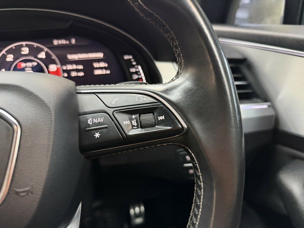 Audi SQ7 Suv Black #36